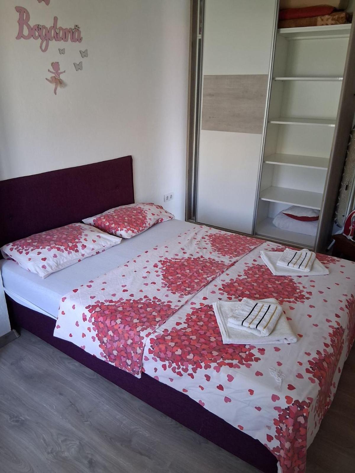 Bgd 2 Apartman Kotor Kamer foto